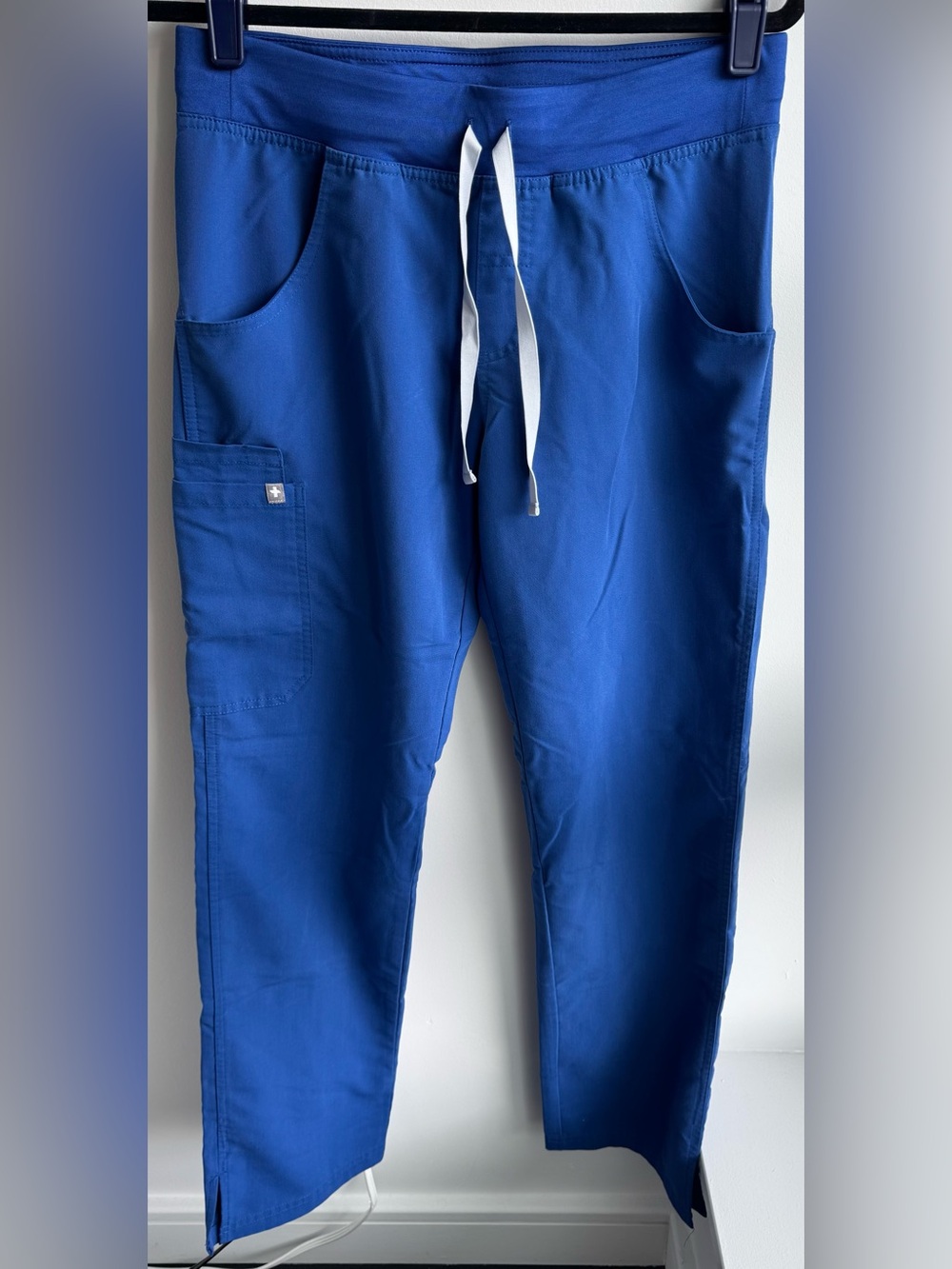 FIGS LIMITED-EDITION COLOR - Kade Straight-Leg Scrub Pants - Winning Blue